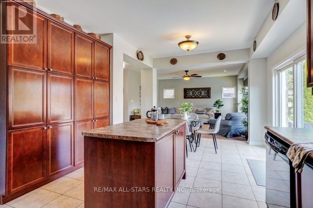 Photo 50 of 54 Cosmos Avenue, Uxbridge ON