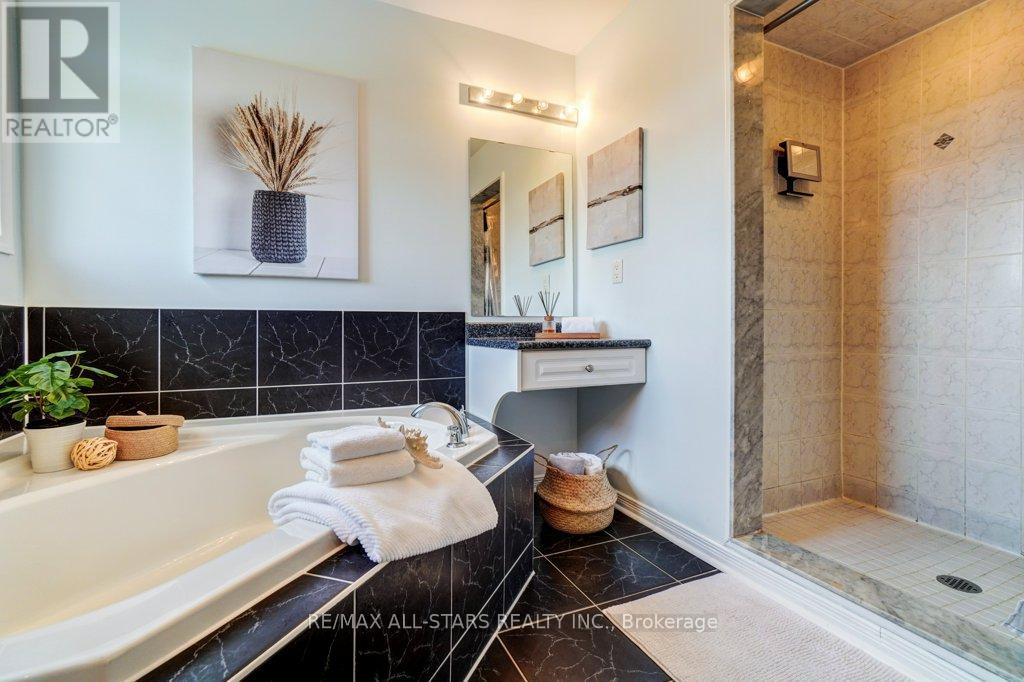 Photo 1 of 54 Cosmos Avenue, Uxbridge ON