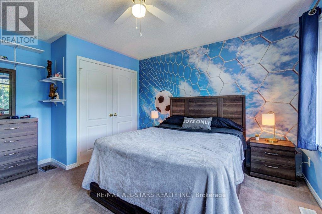 Photo 39 of 54 Cosmos Avenue, Uxbridge ON