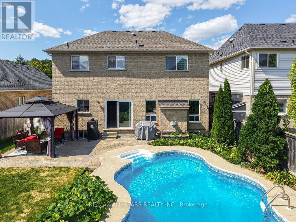 Photo 18 of 54 Cosmos Avenue, Uxbridge ON