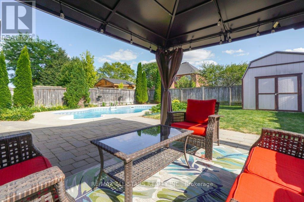 Photo 4 of 54 Cosmos Avenue, Uxbridge ON
