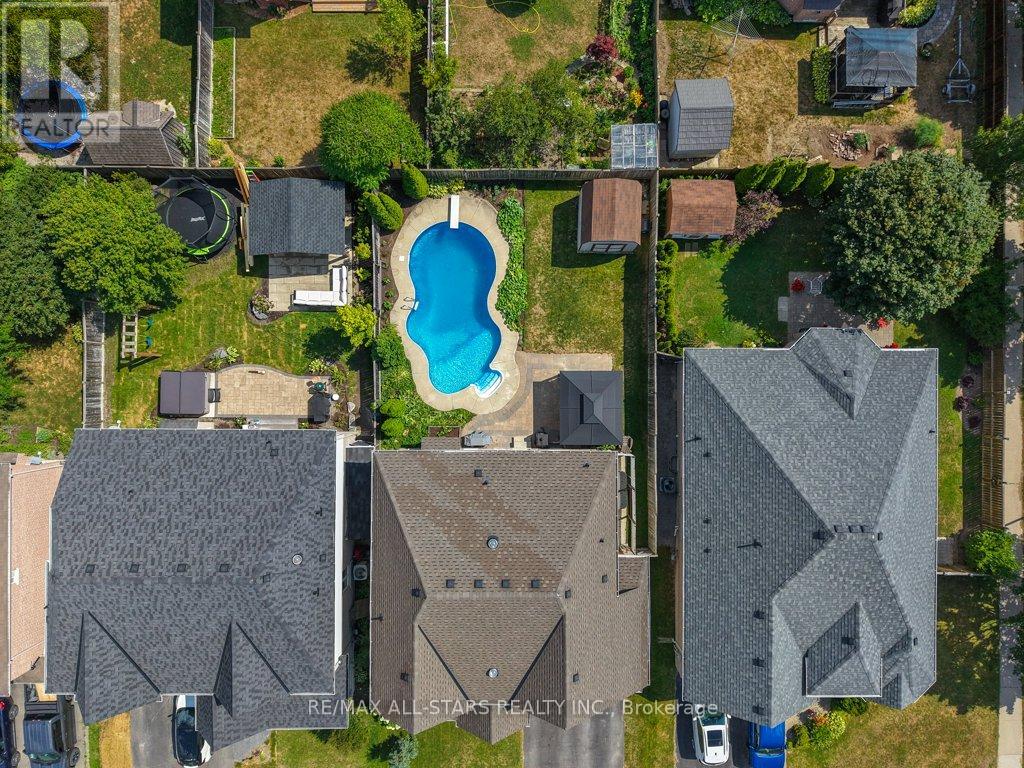 Photo 37 of 54 Cosmos Avenue, Uxbridge ON