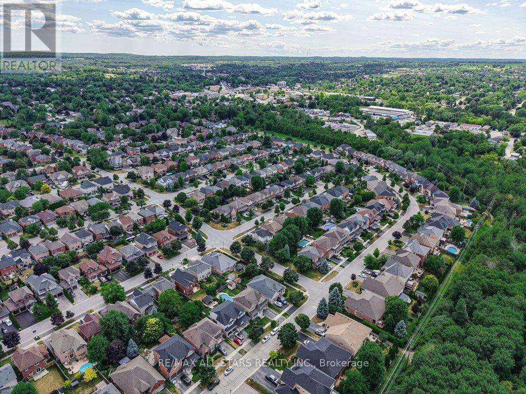 Photo 43 of 54 Cosmos Avenue, Uxbridge ON