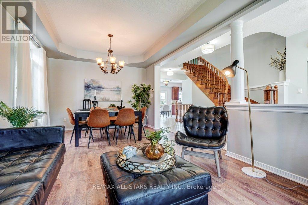 Photo 42 of 54 Cosmos Avenue, Uxbridge ON