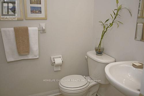 Photo 15 of 31 Baintree Street, Markham ON