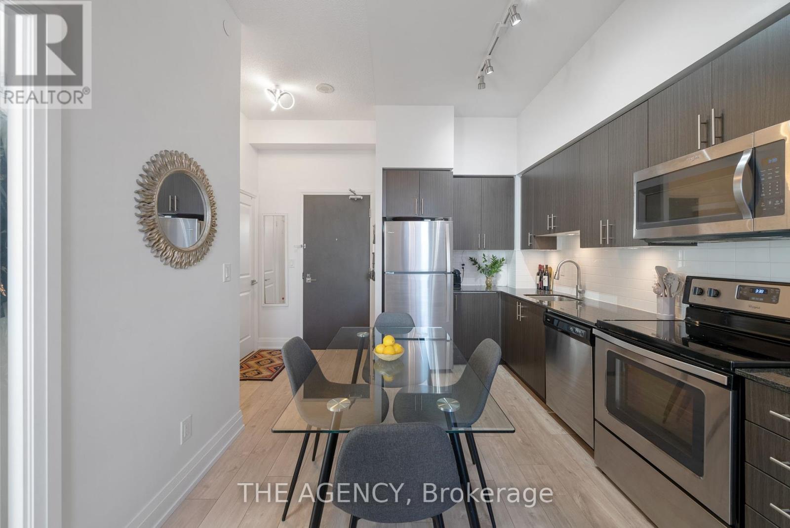 Photo 12 of 301 3600 Highway 7, Vaughan ON