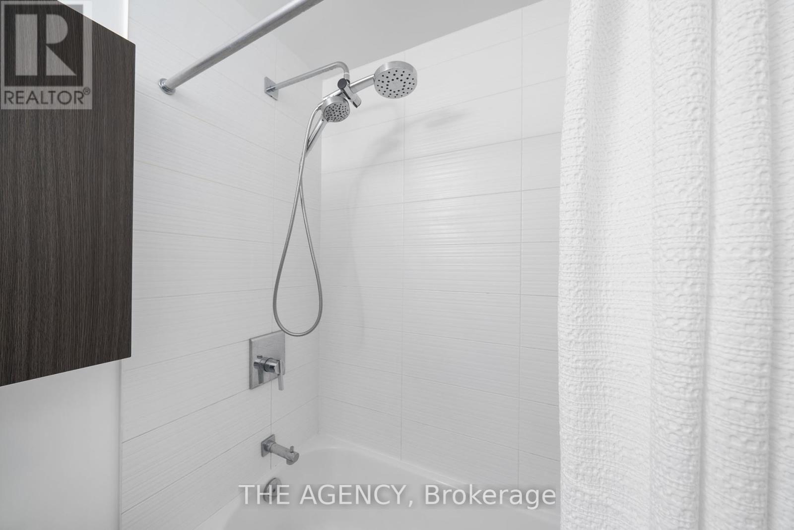 Photo 18 of 301 3600 Highway 7, Vaughan ON