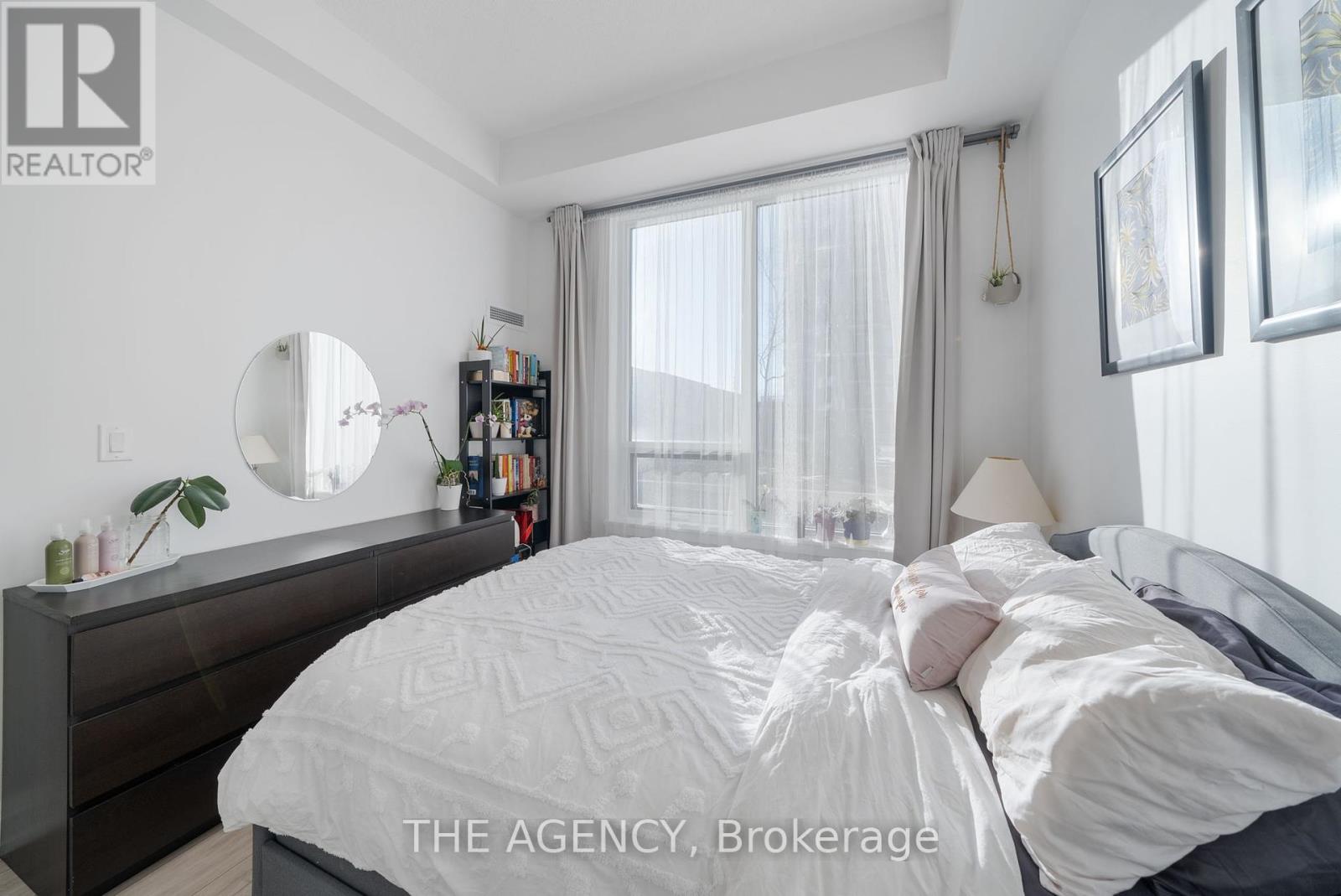 Photo 3 of 301 3600 Highway 7, Vaughan ON