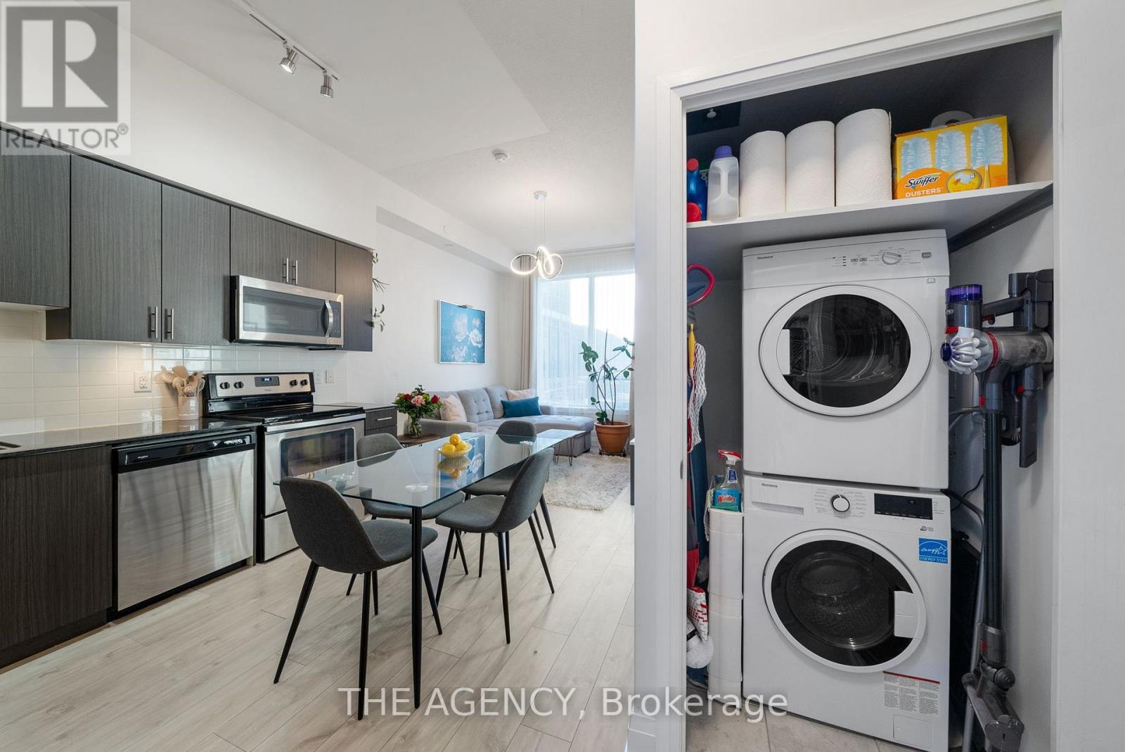 Photo 17 of 301 3600 Highway 7, Vaughan ON