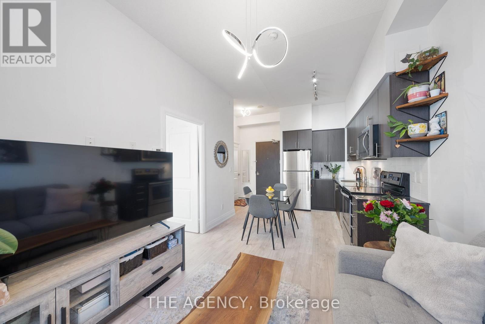 Photo 7 of 301 3600 Highway 7, Vaughan ON