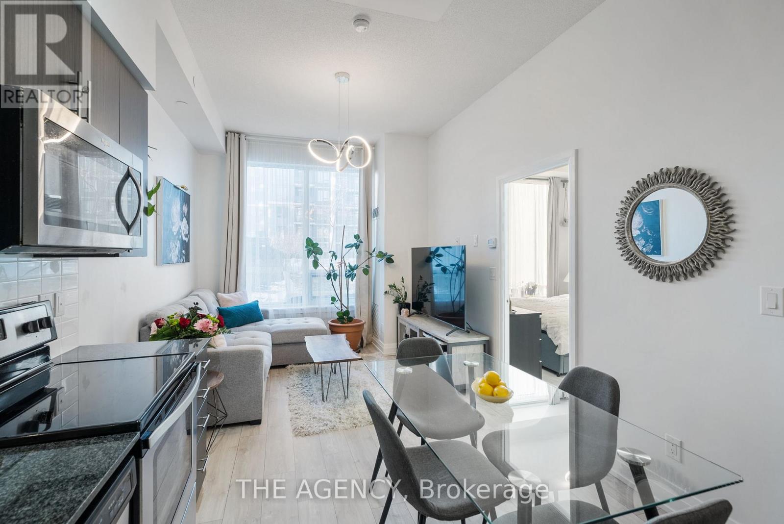 Photo 8 of 301 3600 Highway 7, Vaughan ON