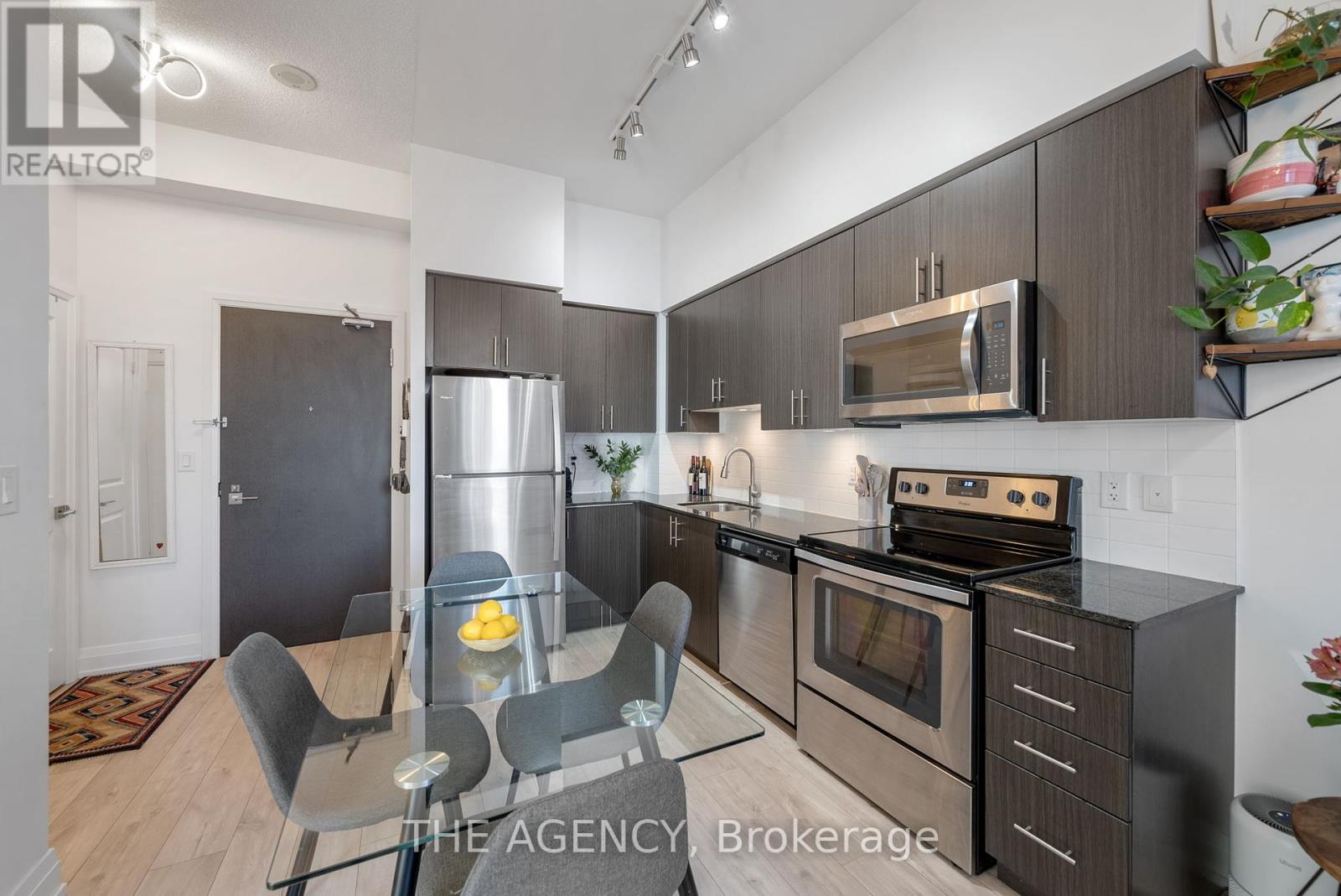 Photo 16 of 301 3600 Highway 7, Vaughan ON