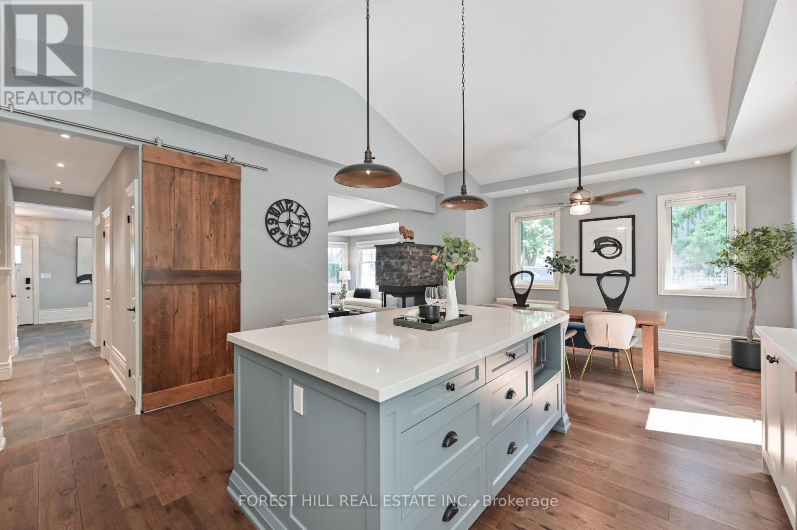Photo 11 of 24 Lloyd Street, Whitchurchstouffville ON