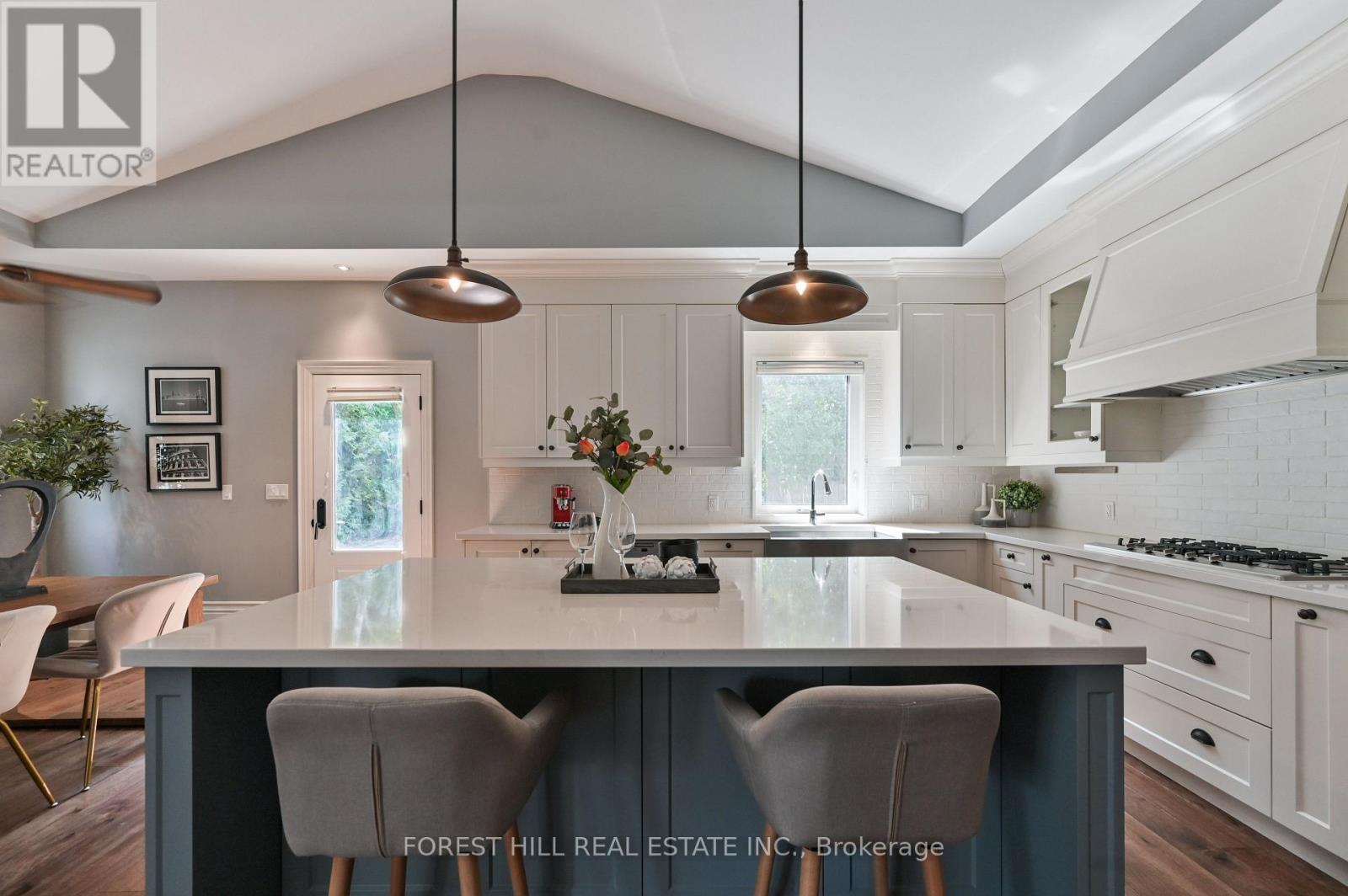 Photo 12 of 24 Lloyd Street, Whitchurchstouffville ON