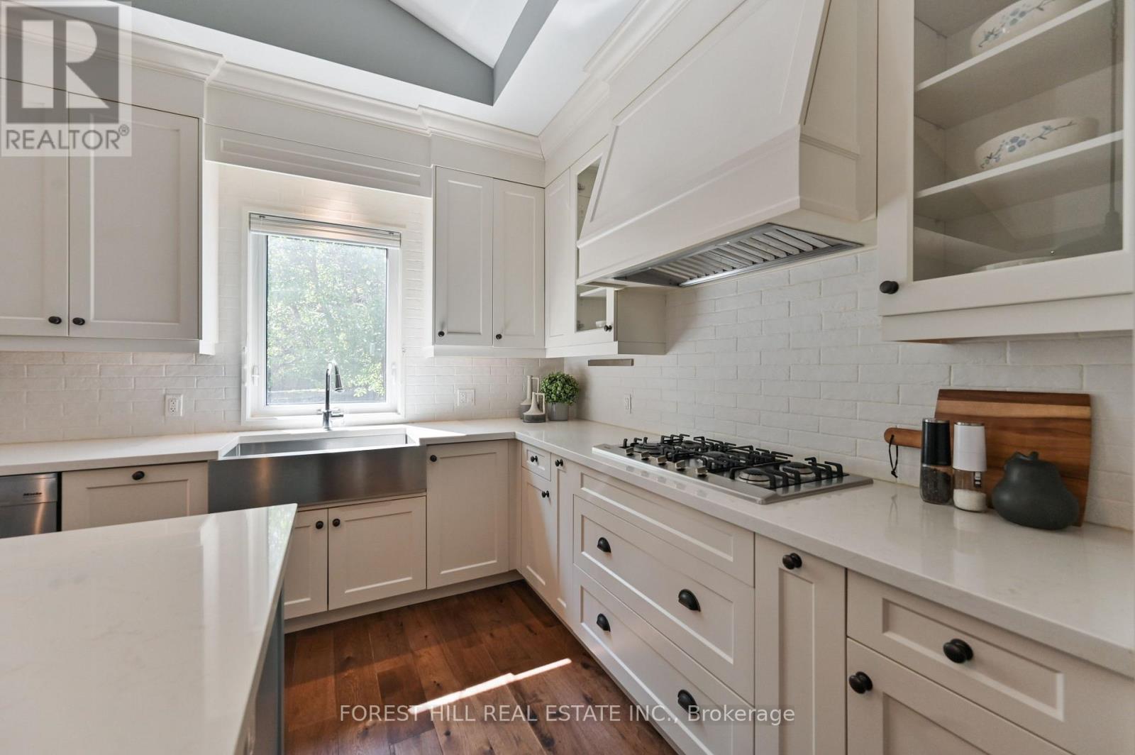 Photo 13 of 24 Lloyd Street, Whitchurchstouffville ON