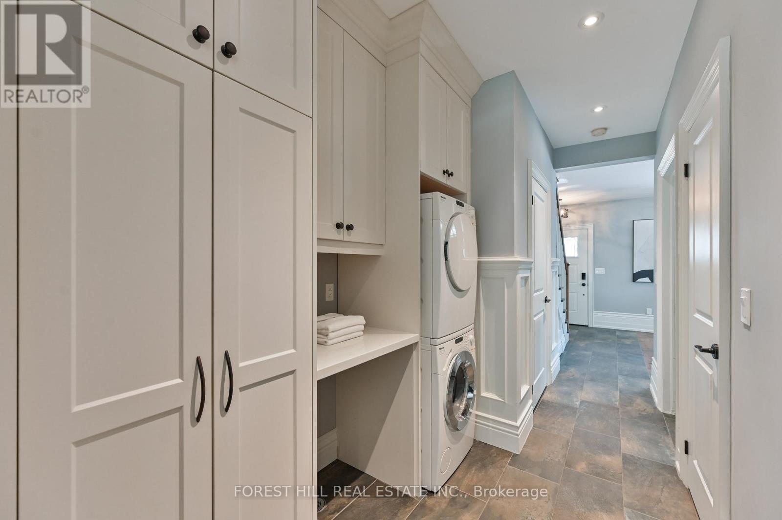 Photo 16 of 24 Lloyd Street, Whitchurchstouffville ON