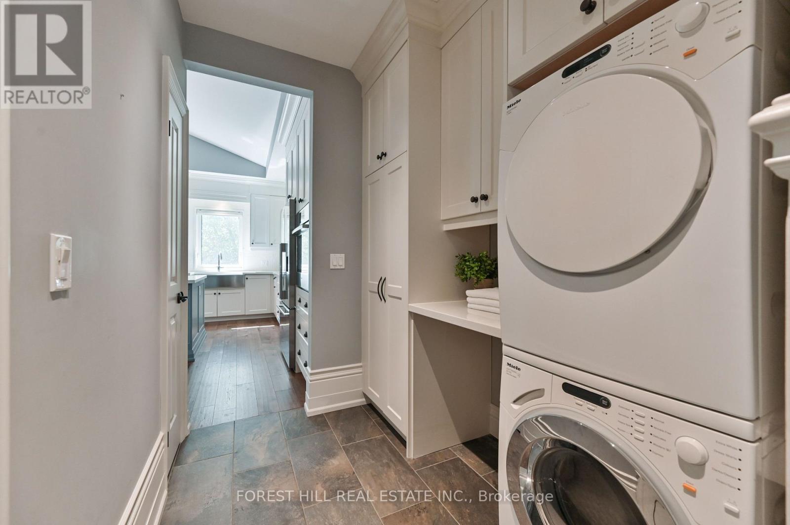 Photo 17 of 24 Lloyd Street, Whitchurchstouffville ON
