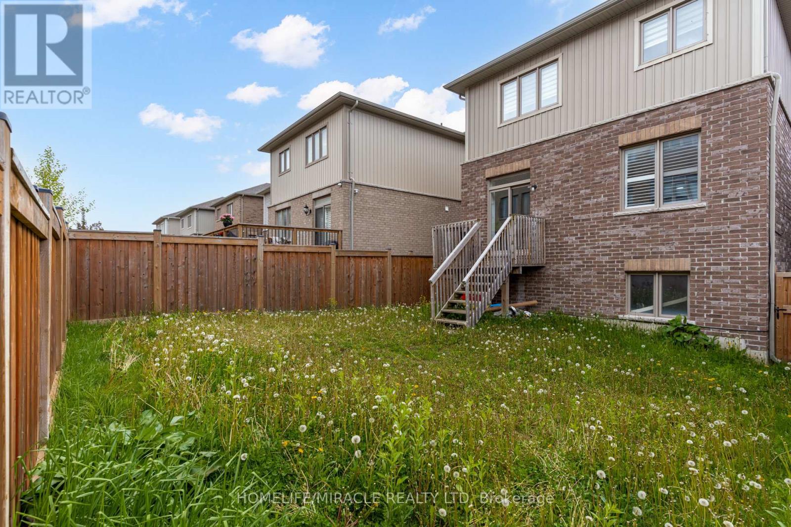 Photo 32 of 81 Willoughby Way, New Tecumseth ON