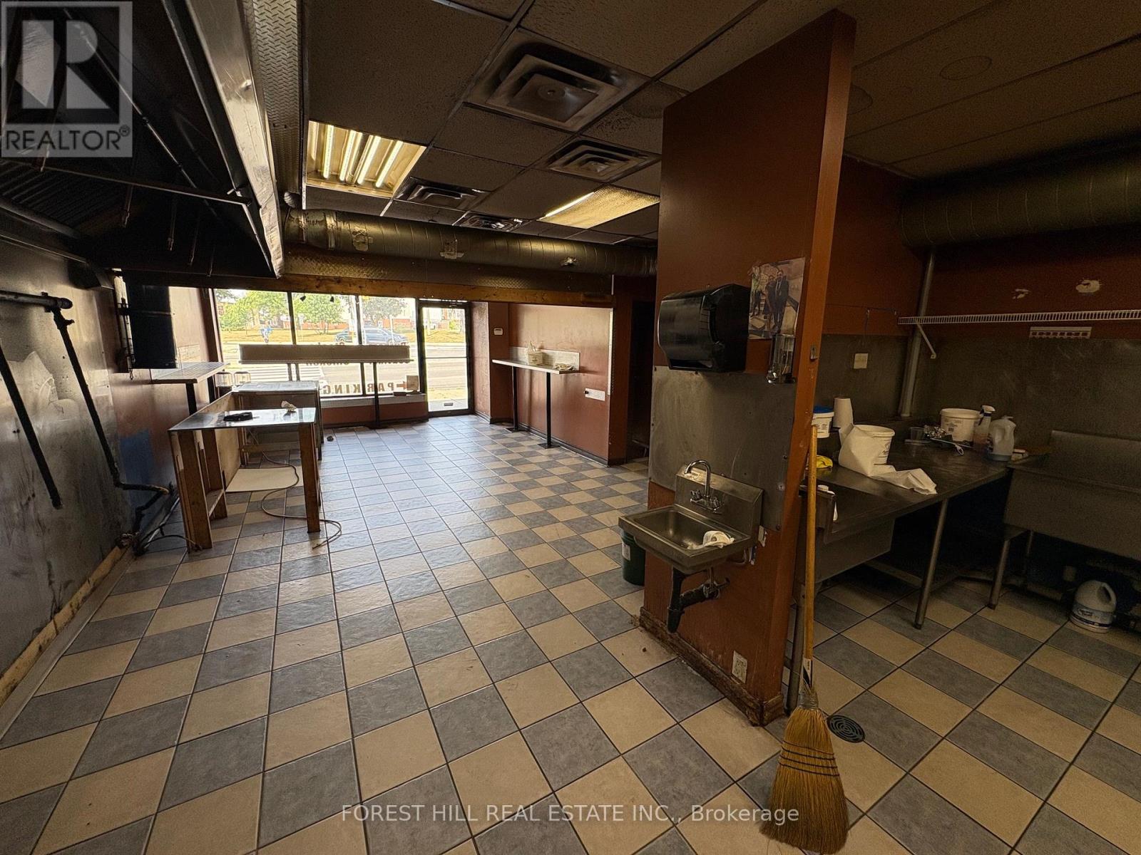Photo 6 of 2851 Kingston Road, Toronto ON