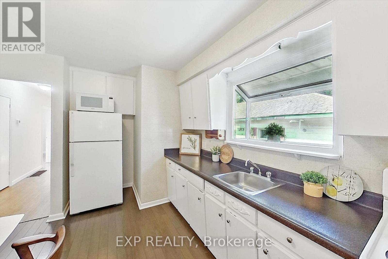 Photo 6 of 29 West 21st Street, Hamilton ON