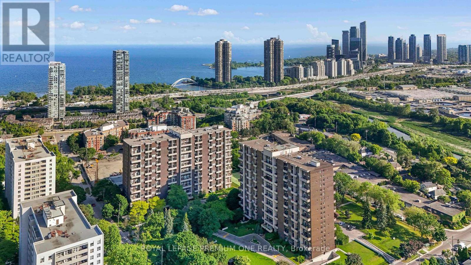 Photo 2 of 608 60 Southport Street, Toronto ON