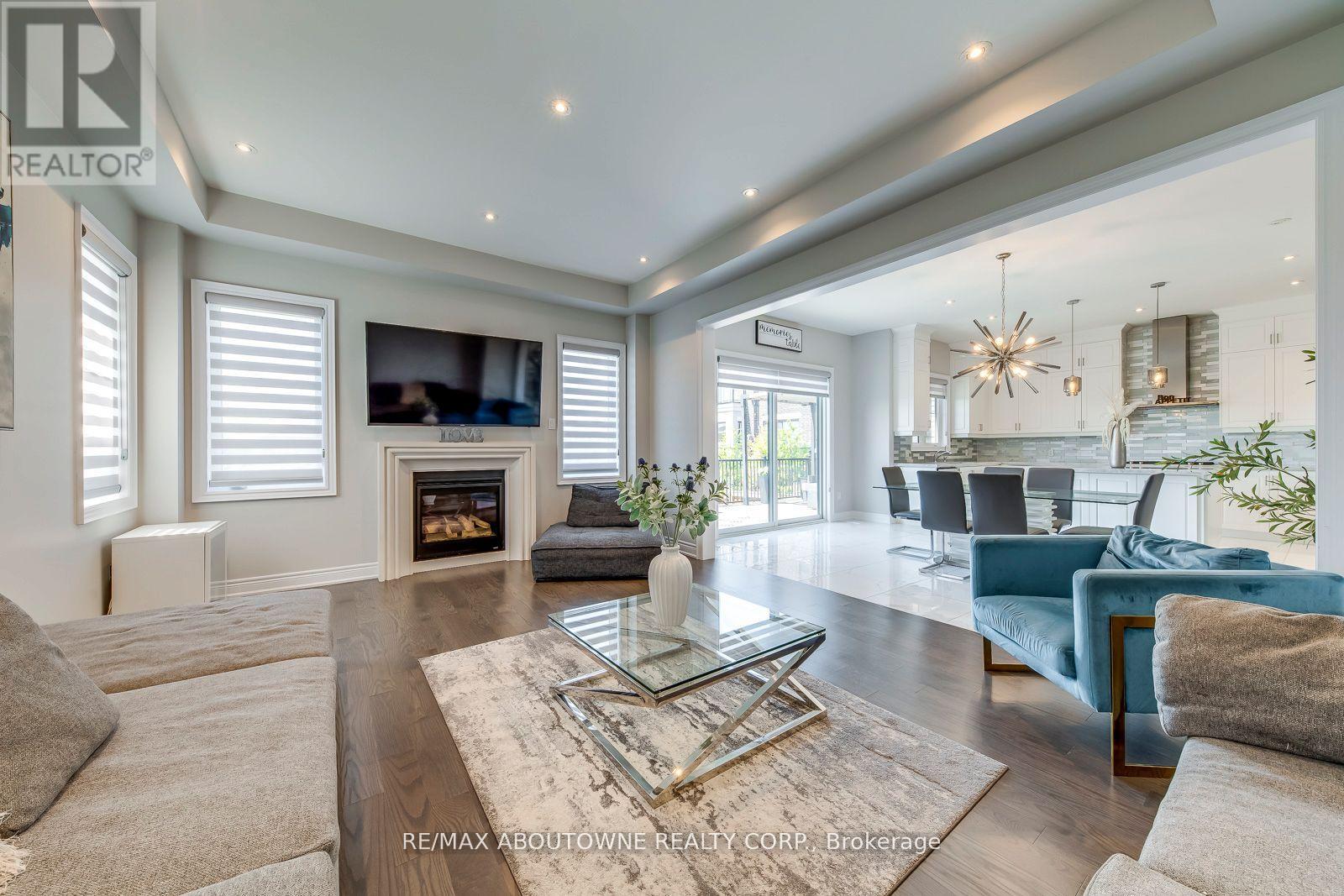 Photo 12 of 19 Raindrop Terrace, Brampton ON