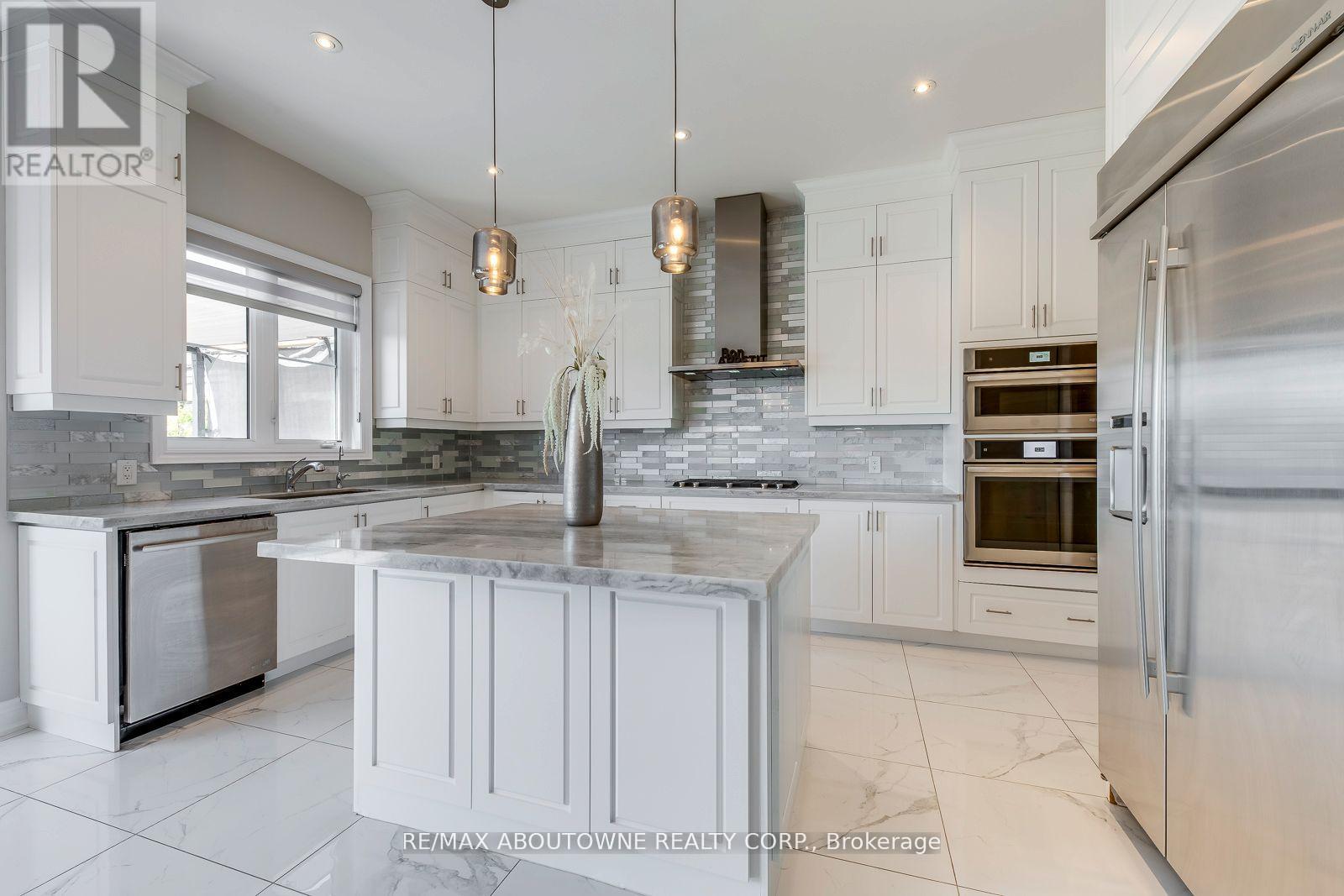 Photo 30 of 19 Raindrop Terrace, Brampton ON