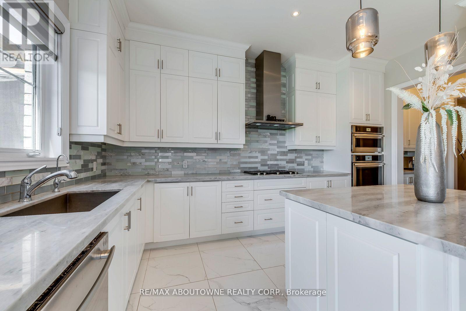 Photo 20 of 19 Raindrop Terrace, Brampton ON