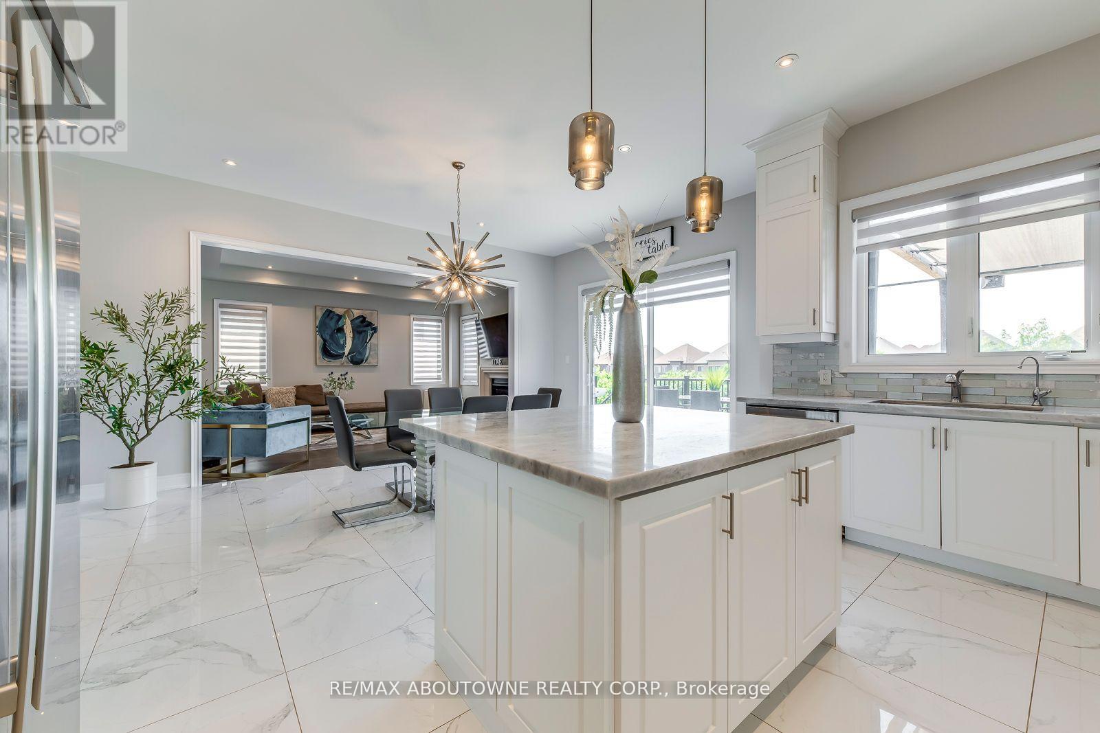 Photo 6 of 19 Raindrop Terrace, Brampton ON