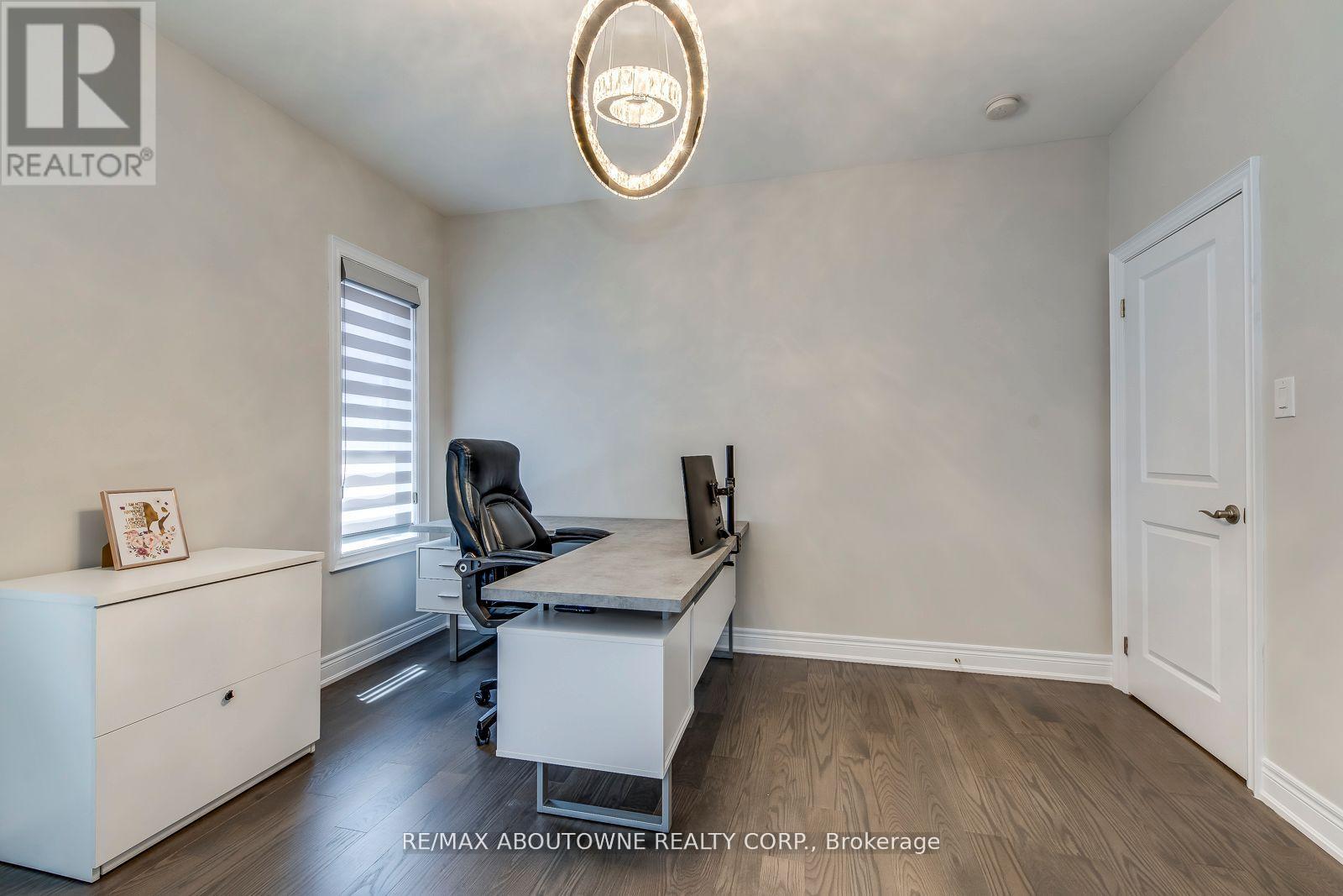 Photo 26 of 19 Raindrop Terrace, Brampton ON