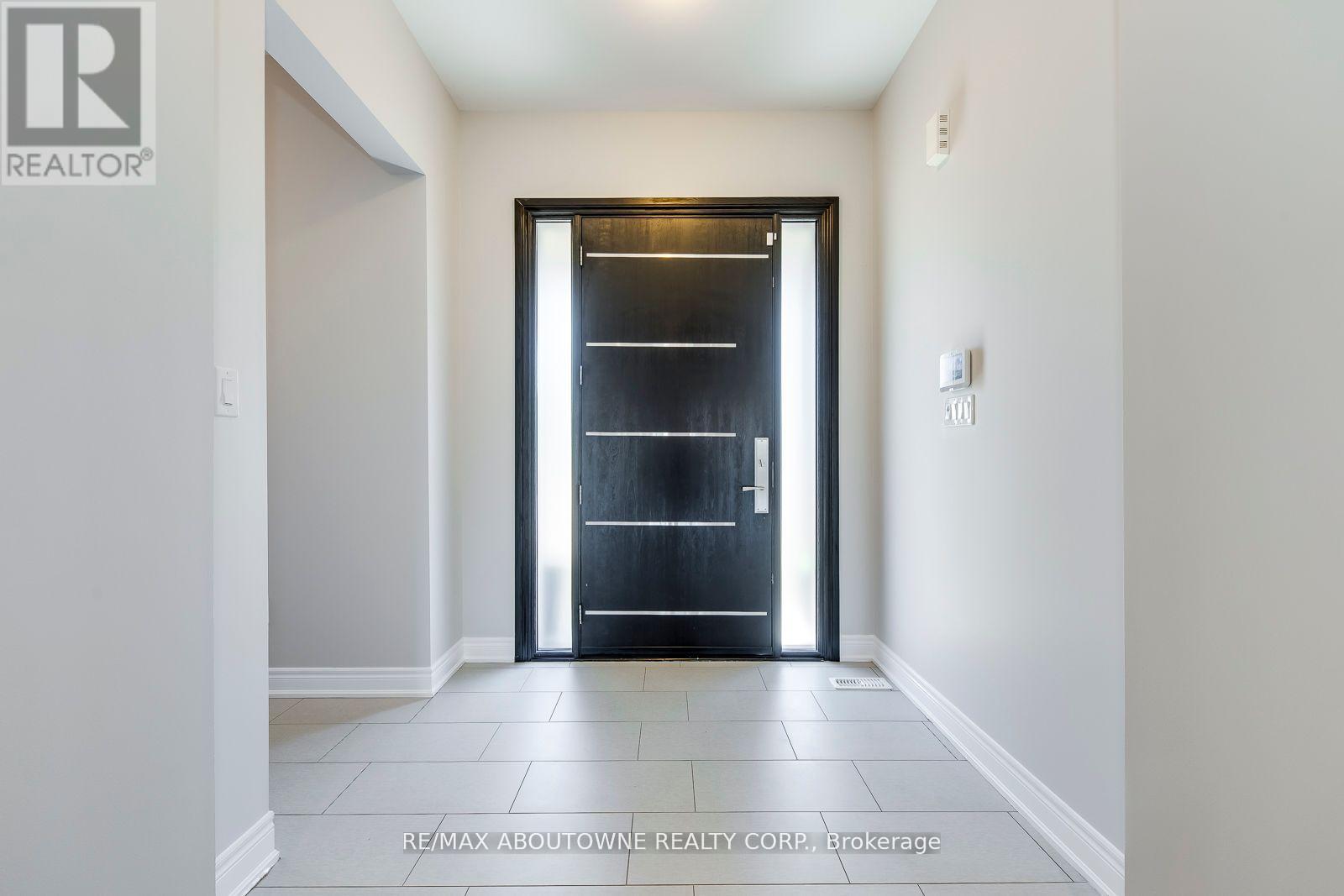 Photo 41 of 19 Raindrop Terrace, Brampton ON
