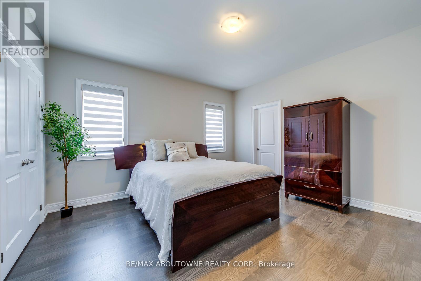 Photo 13 of 19 Raindrop Terrace, Brampton ON