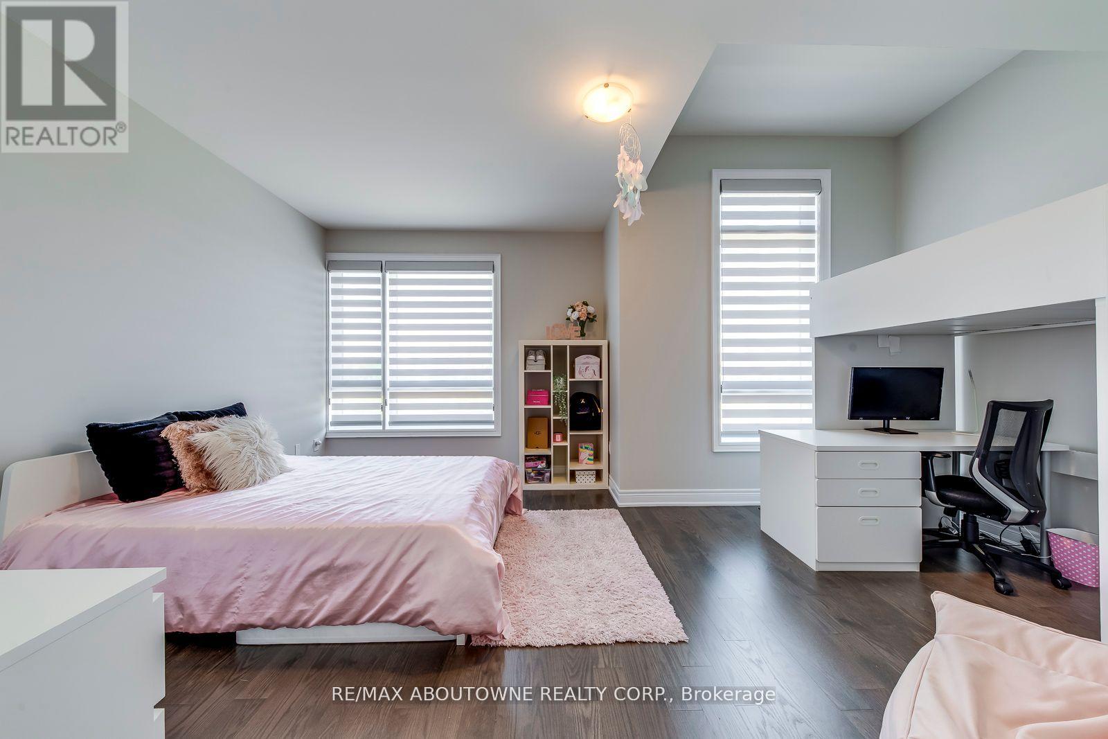 Photo 44 of 19 Raindrop Terrace, Brampton ON