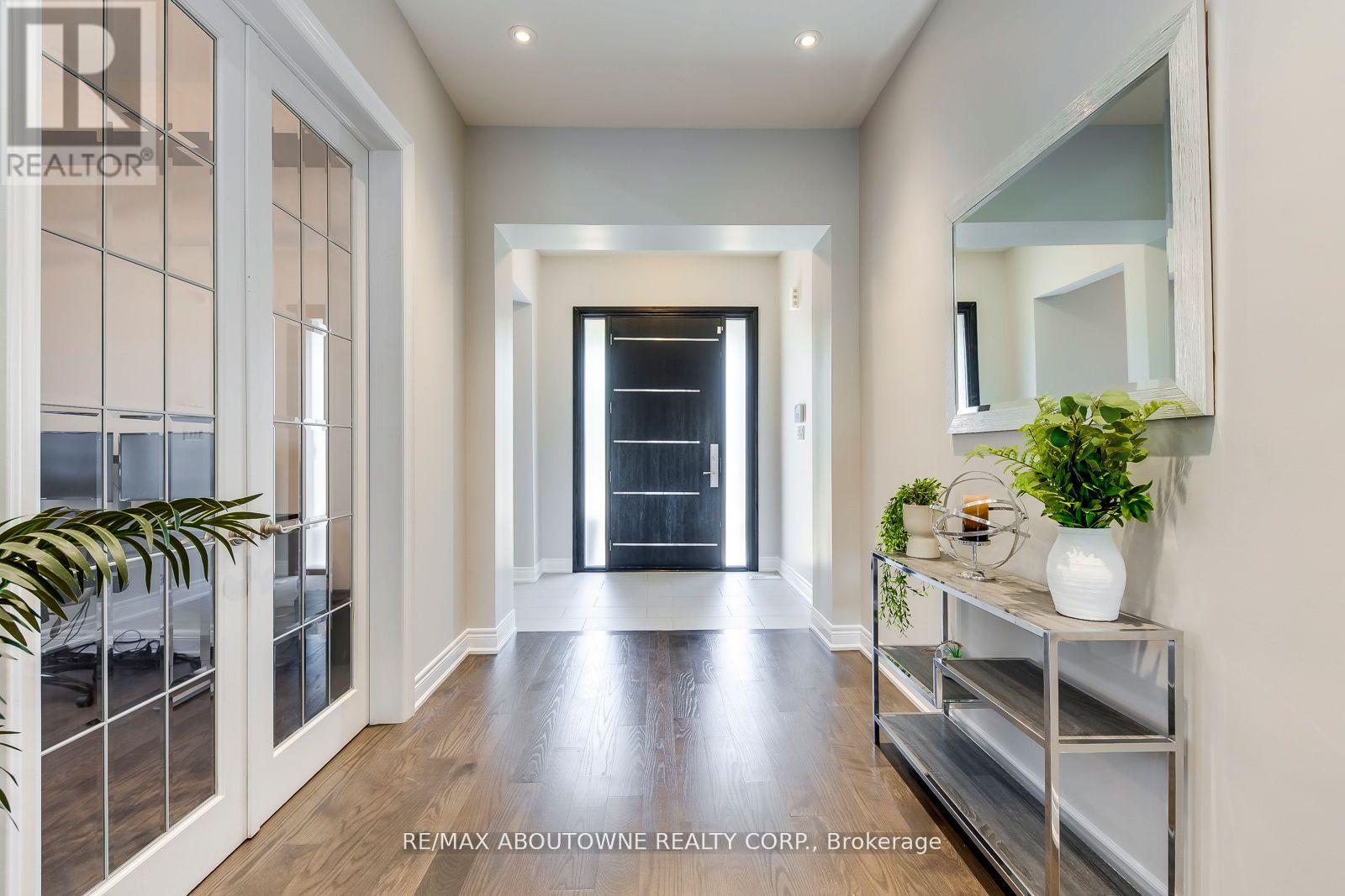 Photo 36 of 19 Raindrop Terrace, Brampton ON