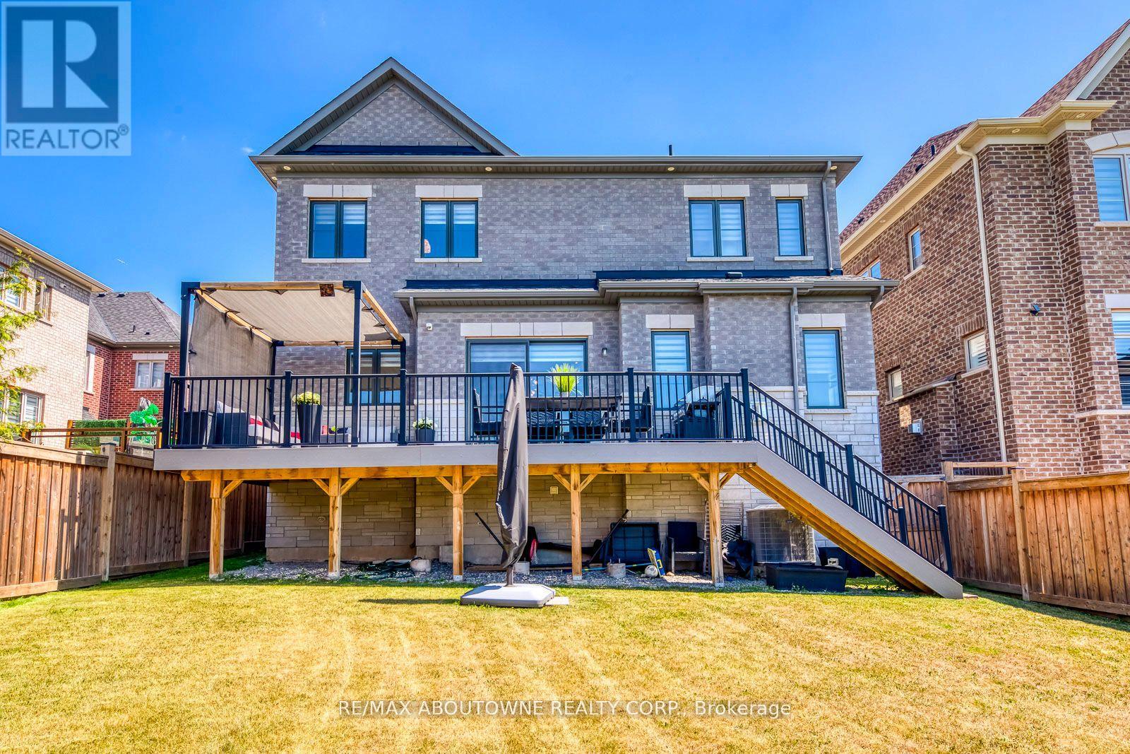 Photo 35 of 19 Raindrop Terrace, Brampton ON
