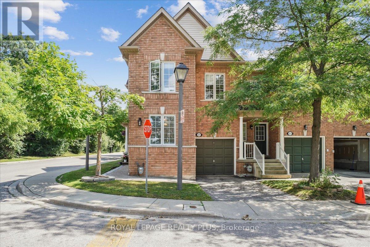 Photo 33 of 221 7360 Zinnia Place, Mississauga ON