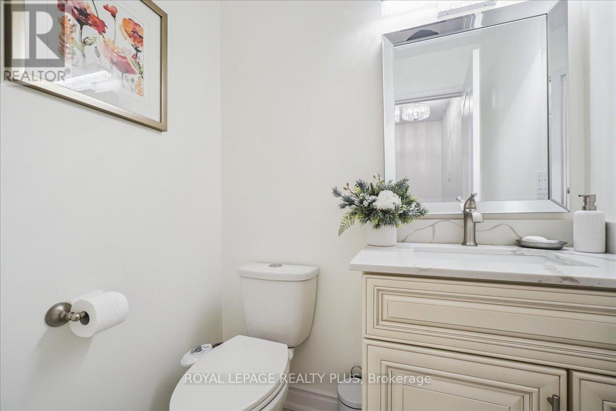 Photo 1 of 221 7360 Zinnia Place, Mississauga ON