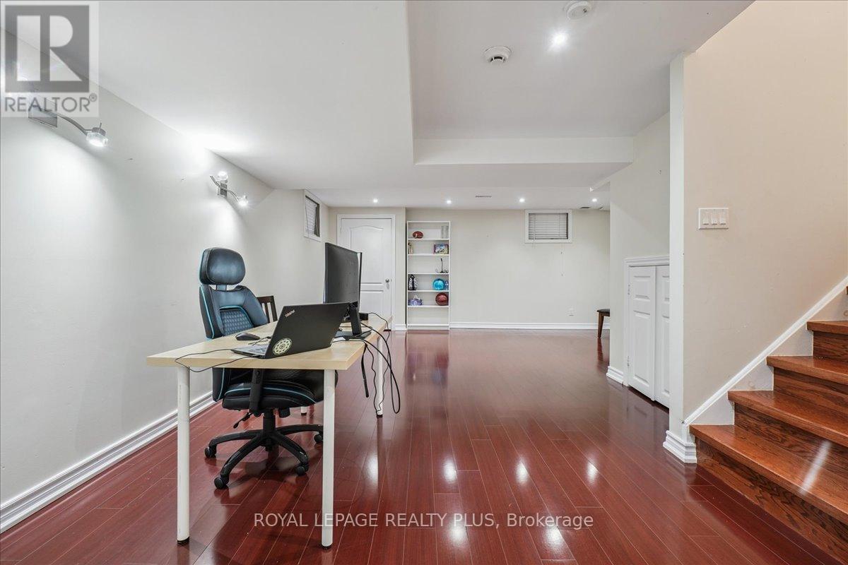 Photo 13 of 221 7360 Zinnia Place, Mississauga ON