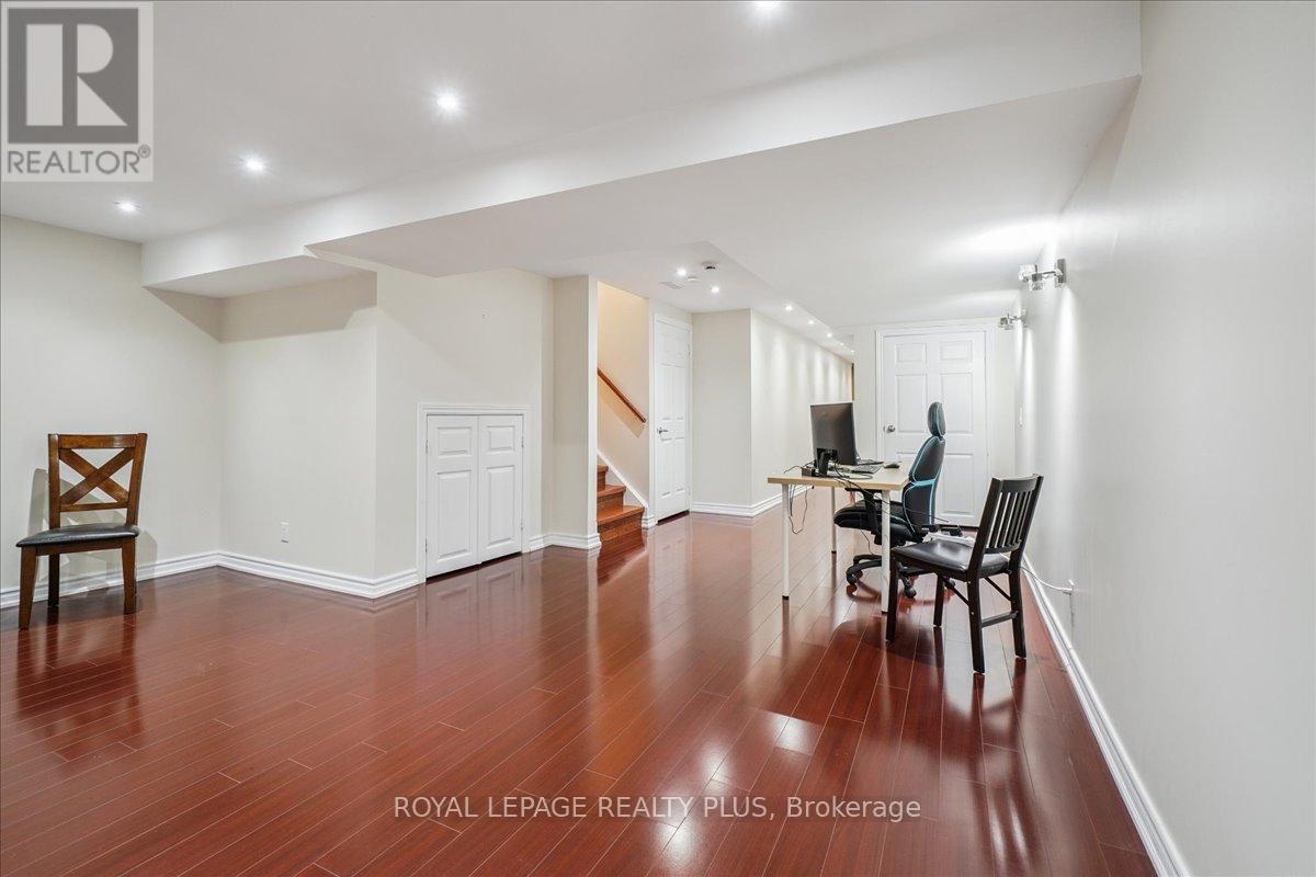Photo 4 of 221 7360 Zinnia Place, Mississauga ON