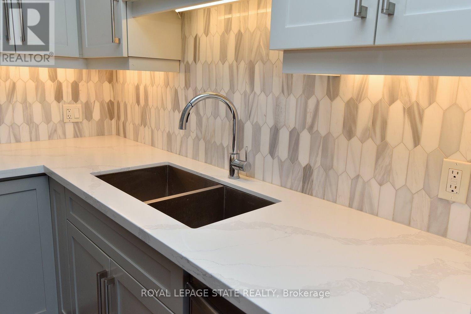 Photo 45 of 1006 2025 Maria Street, Burlington ON