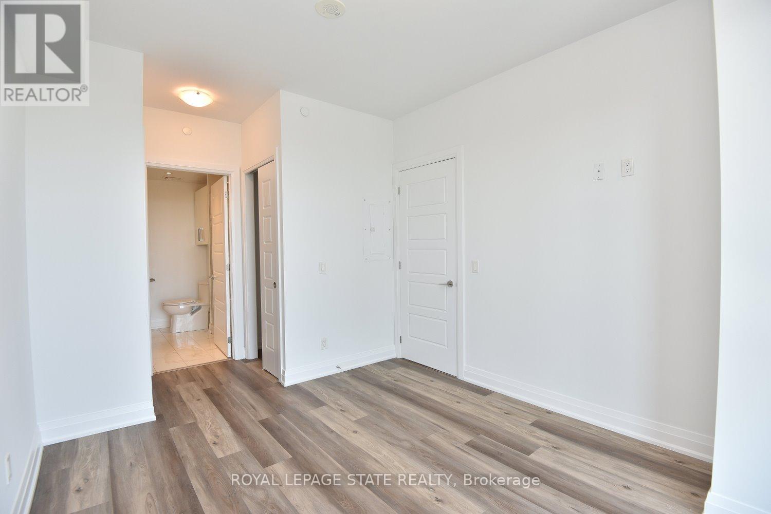 Photo 2 of 1006 2025 Maria Street, Burlington ON
