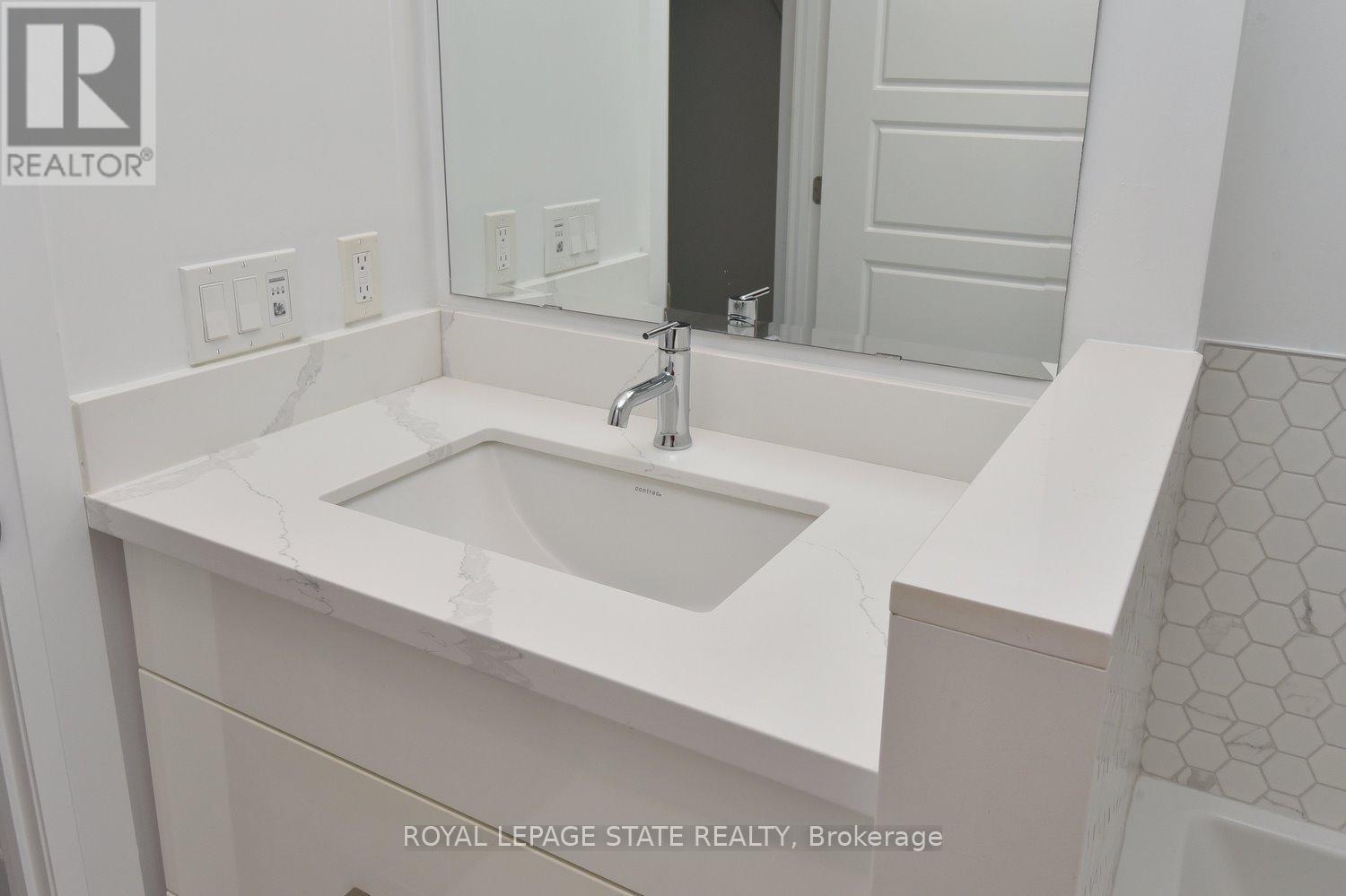 Photo 37 of 1006 2025 Maria Street, Burlington ON