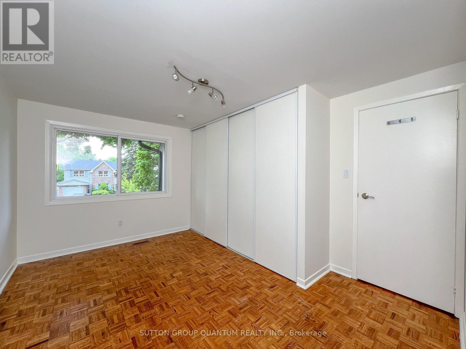 Photo 24 of 4262 Jefton Crescent, Mississauga ON