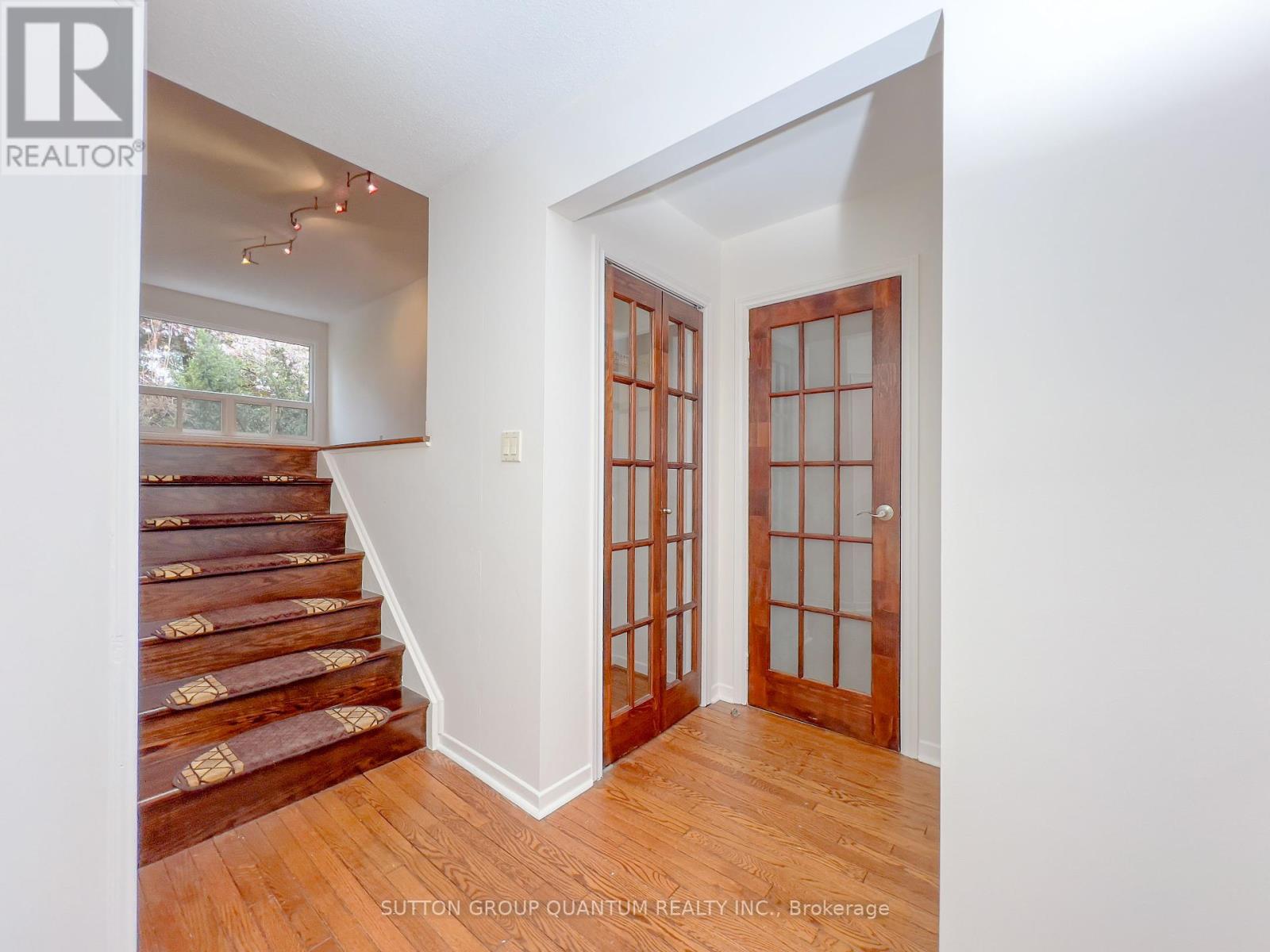 Photo 4 of 4262 Jefton Crescent, Mississauga ON