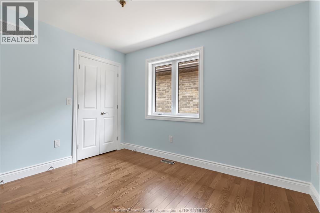 Photo 12 of 68 Belleview Drive, Cottam ON