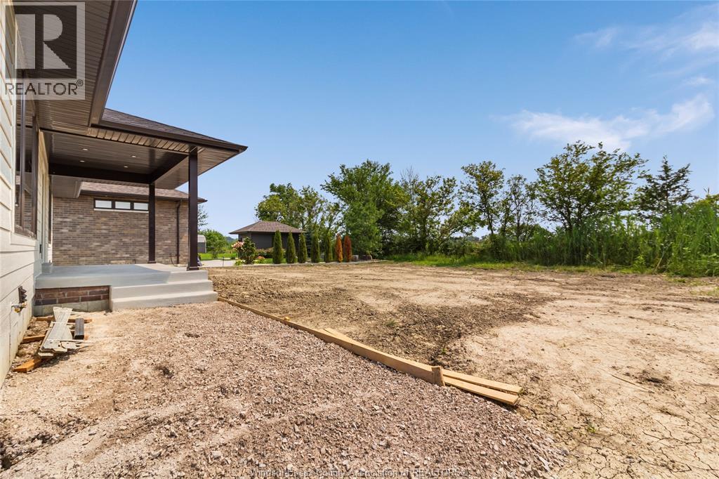 Photo 37 of 68 Belleview Drive, Cottam ON