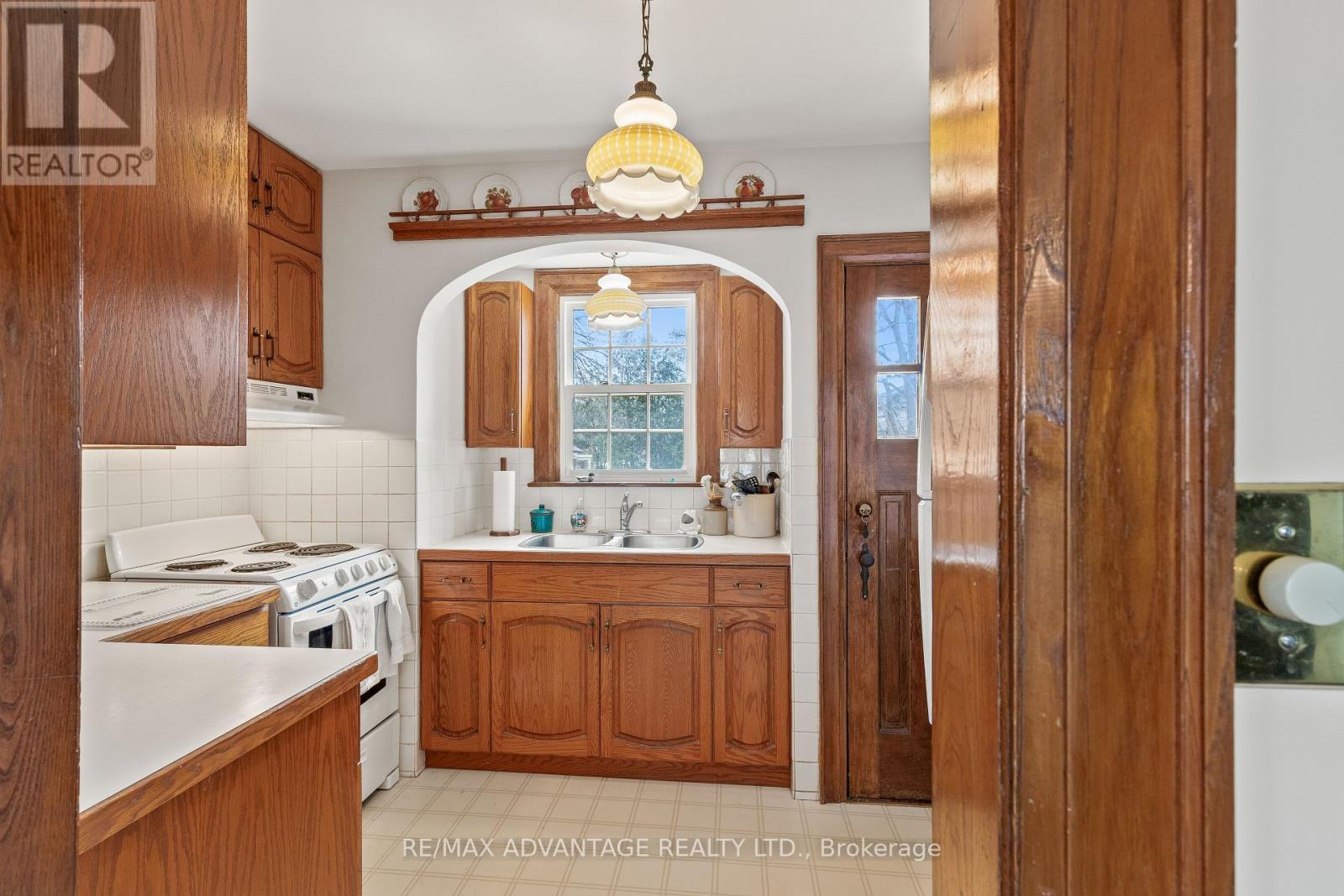 Photo 3 of 715 Whetter Avenue, London South ON