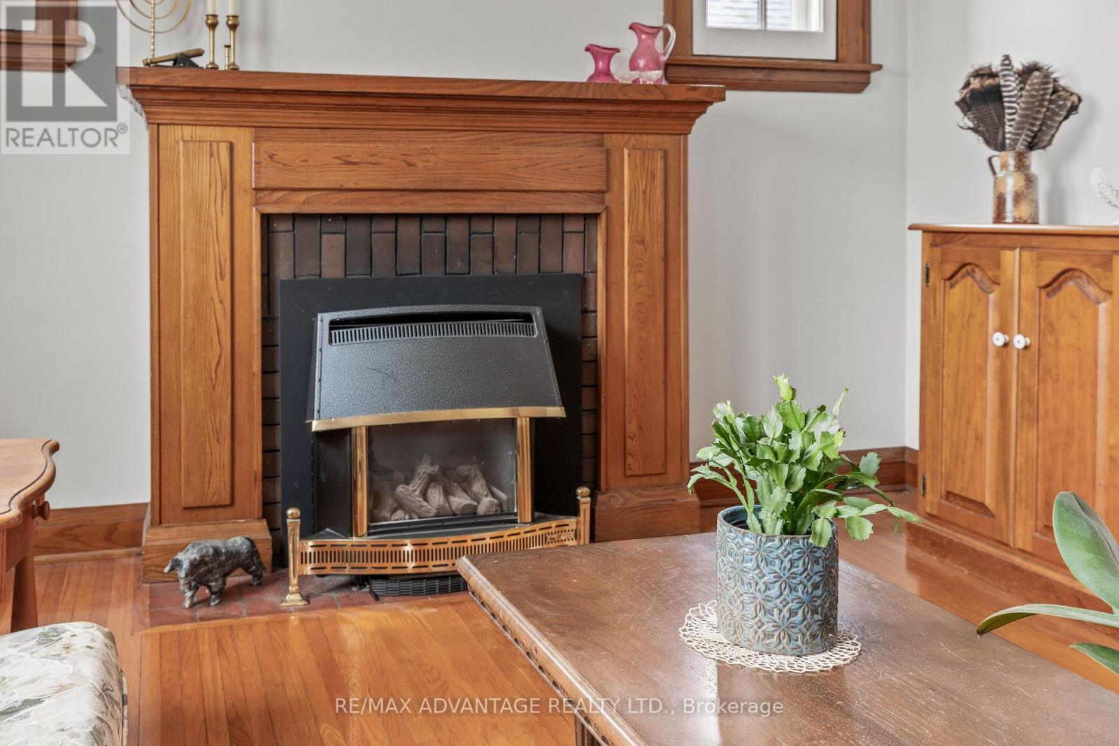 Photo 2 of 715 Whetter Avenue, London South ON