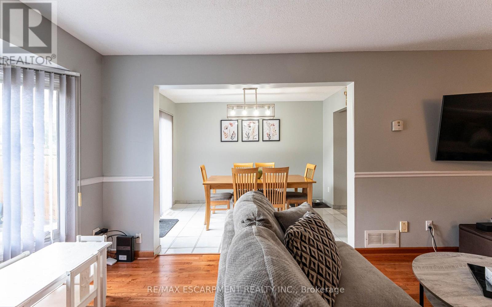 Photo 28 of 55 1 Royalwood Court, Hamilton ON