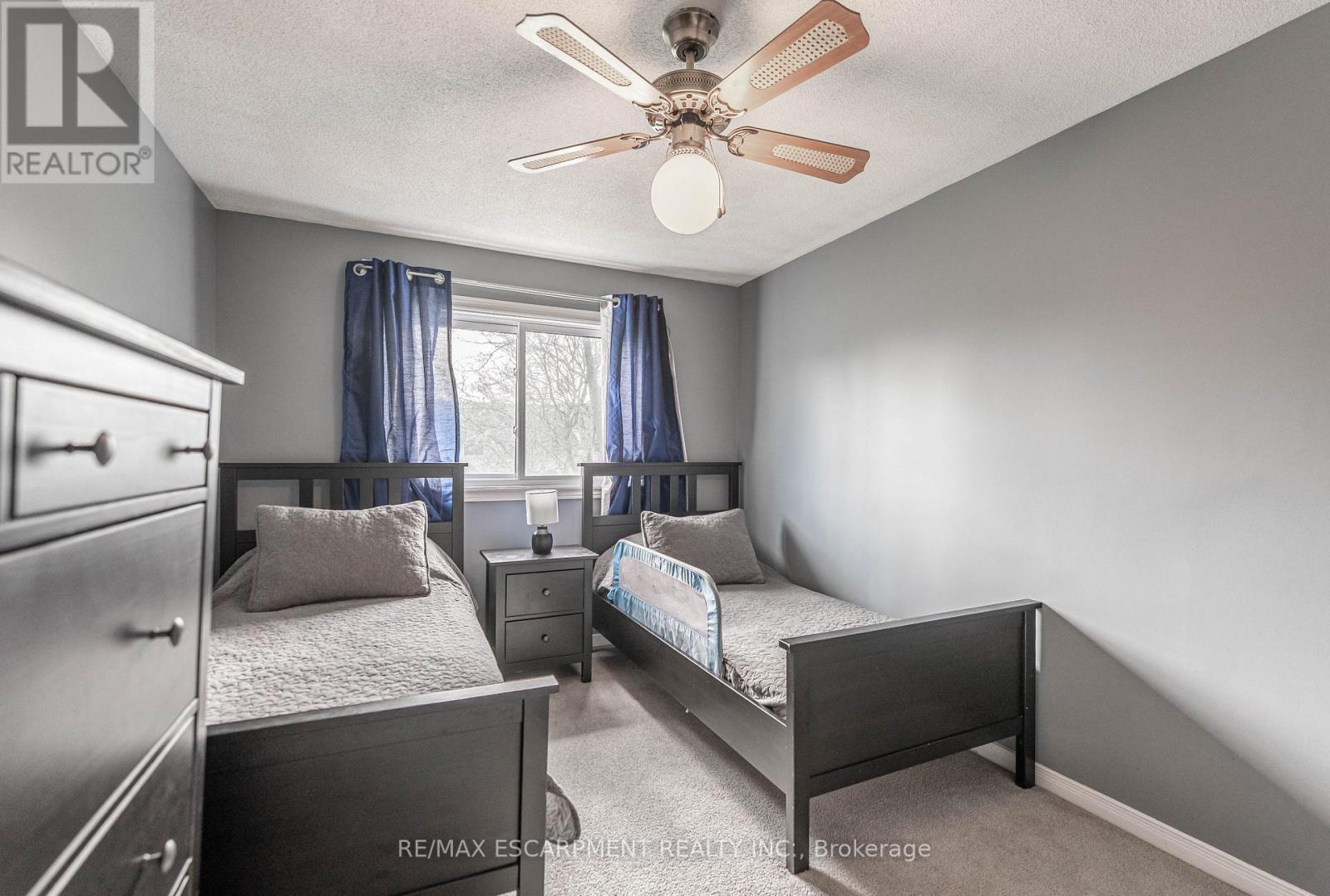 Photo 15 of 55 1 Royalwood Court, Hamilton ON